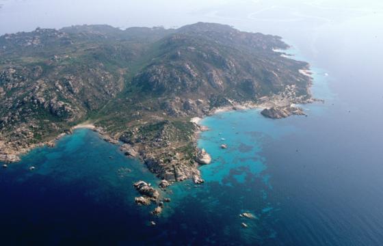 Isola di Santa Maria, il mare smeraldino di Cala Drappo