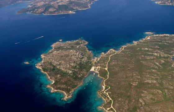 Veduta aerea di Cala Fico nell'isola di Caprera 