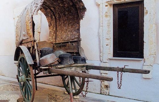 Isili, Museo per l'Arte del Rame e del Tessuto: carro del ramaio