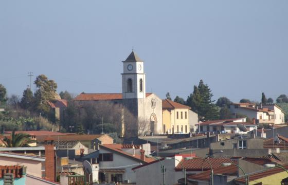 Samassi, veduta della parrocchiale della Beata Vergine di Monserrato