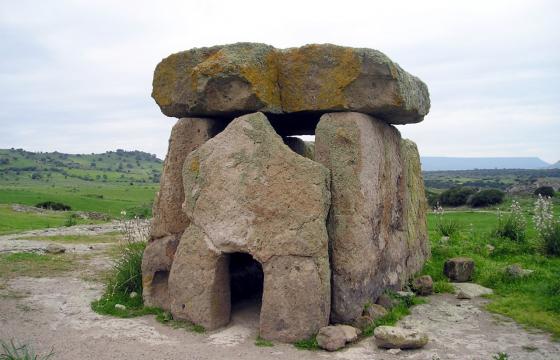 Mores, dolmen Sa Coveccada