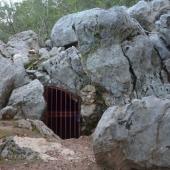 grotta corbeddu oliena